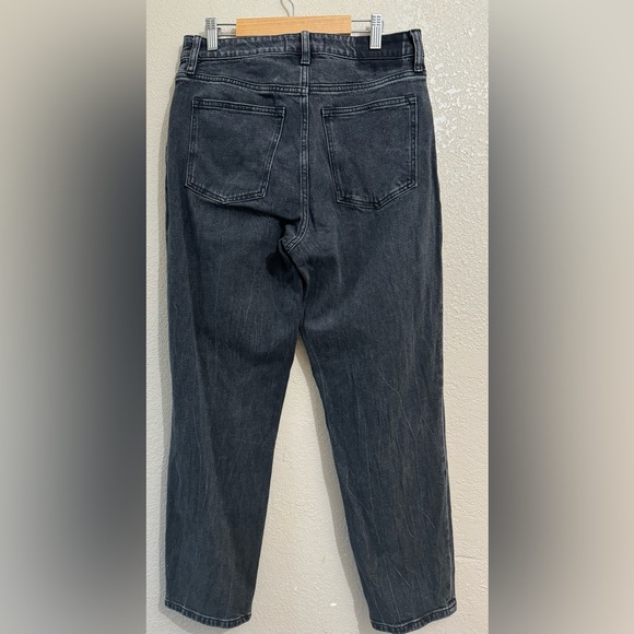 Abercrombie & Fitch The Mom High Rise Curvy Jeans Size 28/6 - Picture 3 of 4